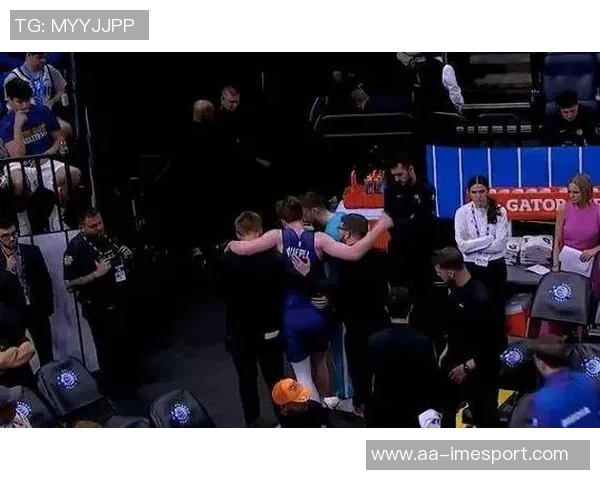 克尼佩尔表现起伏不定10投仅中3收获8分4板3助2帽并有5次失误