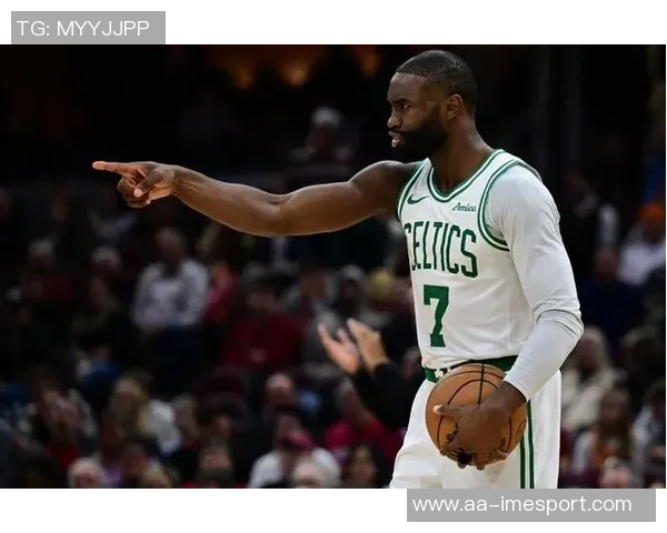 杰伦布朗中距离投篮表现惊艳全联盟命中率高达532引发热议